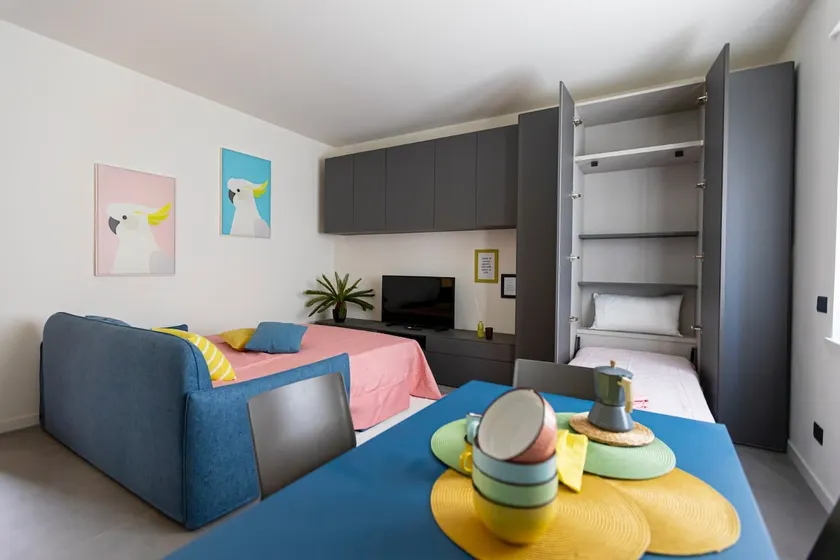 Refined open-plan space near the sea and bike path - Image 1