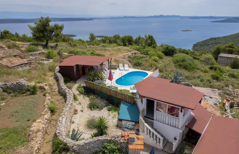 Apartment 2 Ruza with shared heated pool - Image 1