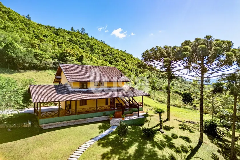 Empress Mansion: Vintage, Hot Springs and Nature - Image 1