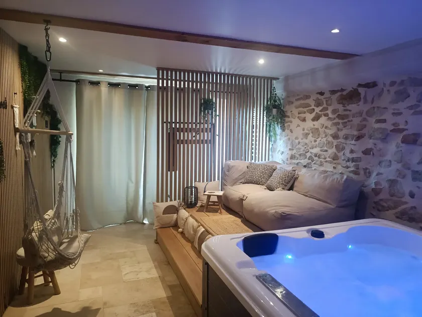 In the Heart of Secrets – Private Wellness & Spa - Image 1