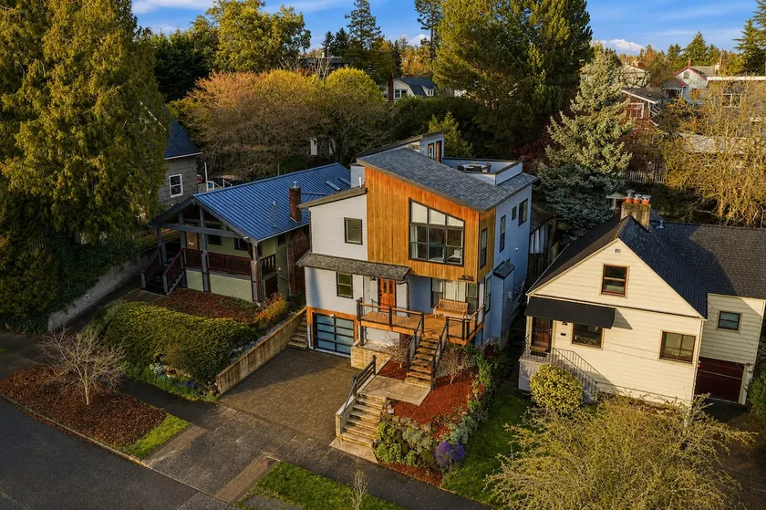 Rooftop · Game Room · Sleeps 11 · Lake View - Image 1