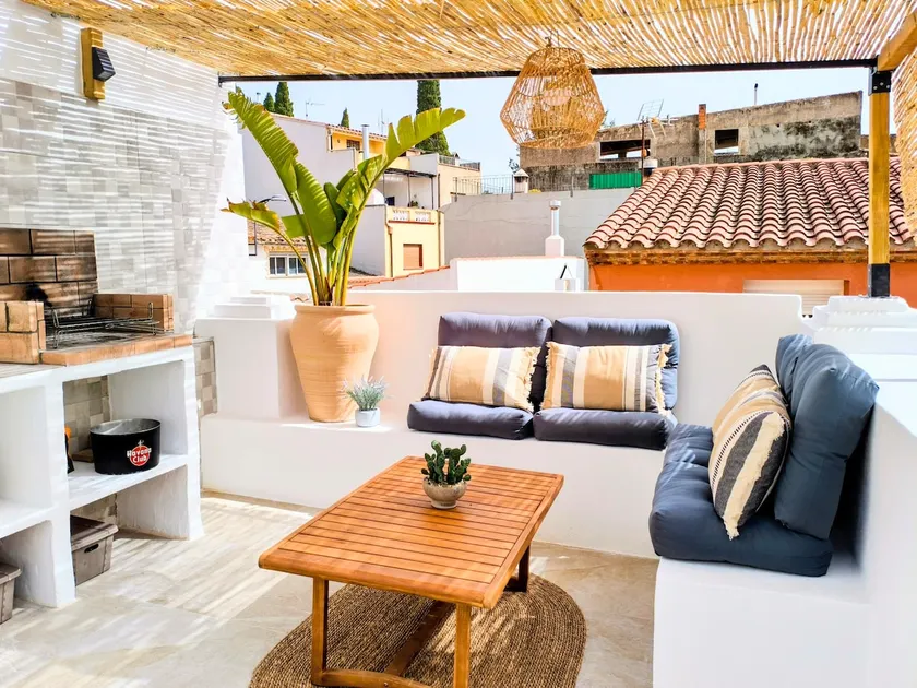 House with private terrace and BBQ: Your Retreat - Image 1