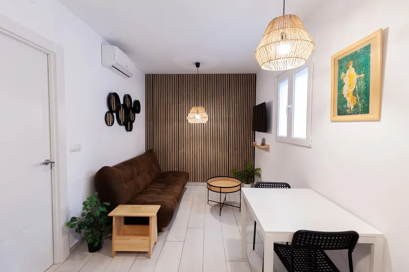 Bright 1-Bedroom with Ensuite in Puerta del Ángel - Image 1
