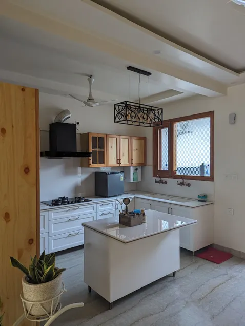 Luxury, modern 2BHK near Jubilee Walk - Image 1