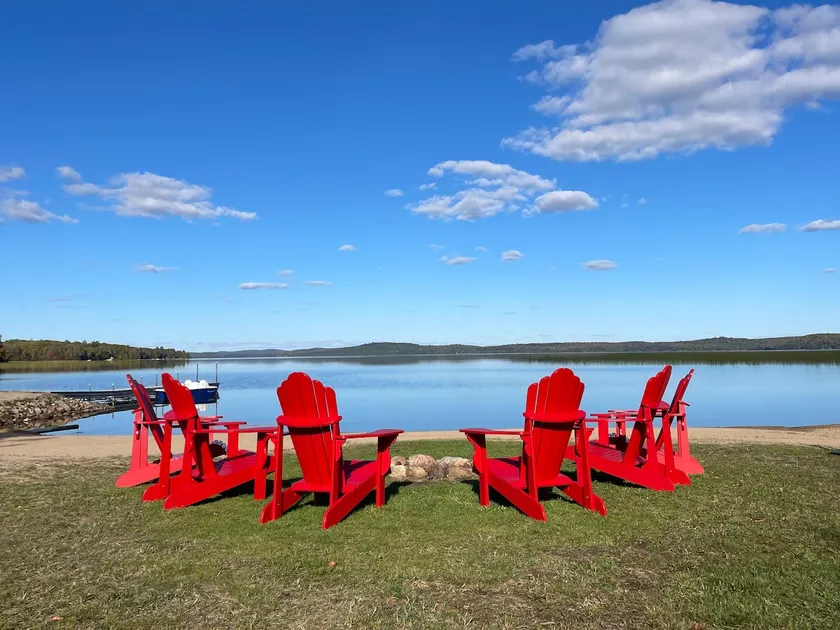 Cottage on Lake Bernard - Image 1