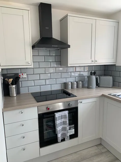 Central 2 bed Hedon House - Image 1