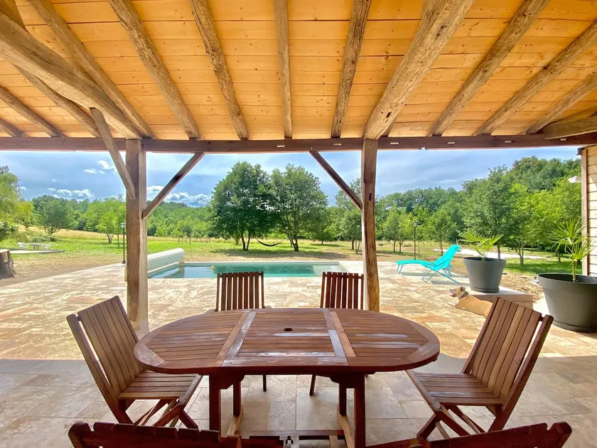 Villa surrounded by nature with pool and beach volleyball - Image 1