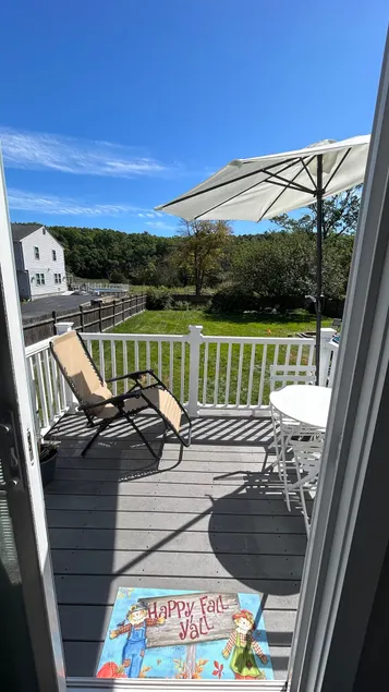 Cozy & Peaceful Independent Master Suite Weymouth - Image 1