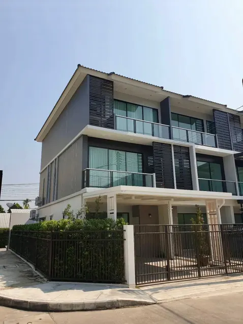 Modern & Peacefull home 4BR 5mins from Airport - Image 1