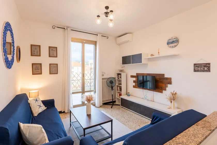 The Penthouse on the Port: Sea View, Terrace, City Center - Image 1