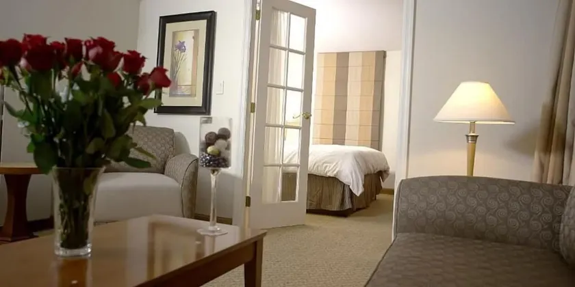 Modern Executive Suite Near NYC - Image 1