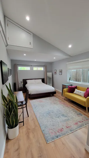 Crescenta Casita - Image 1
