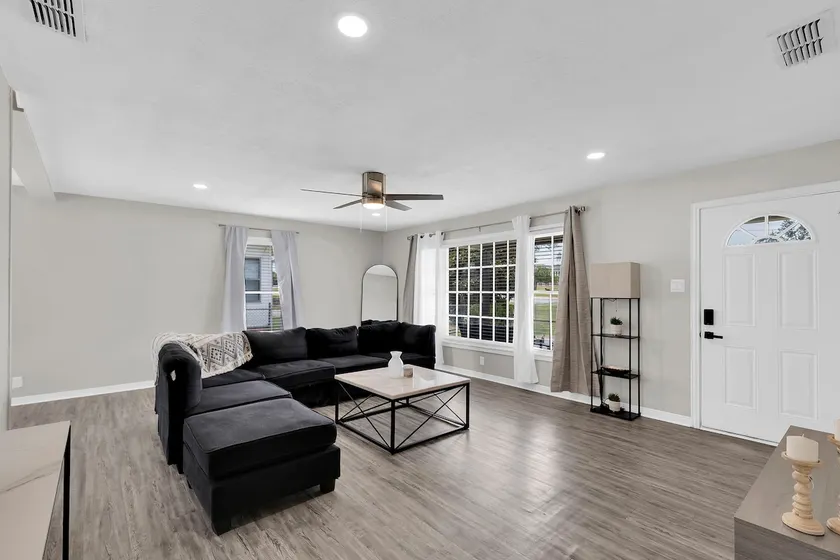 Midtown Retreat — Near TJC & Hospitals - Image 1