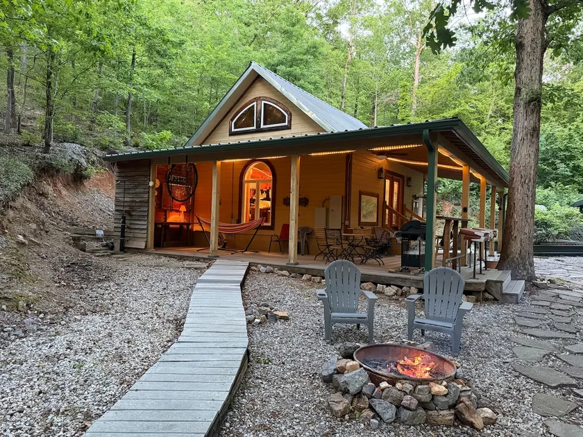 Upper Caddo River Cabin at Ouachita NF - Image 1