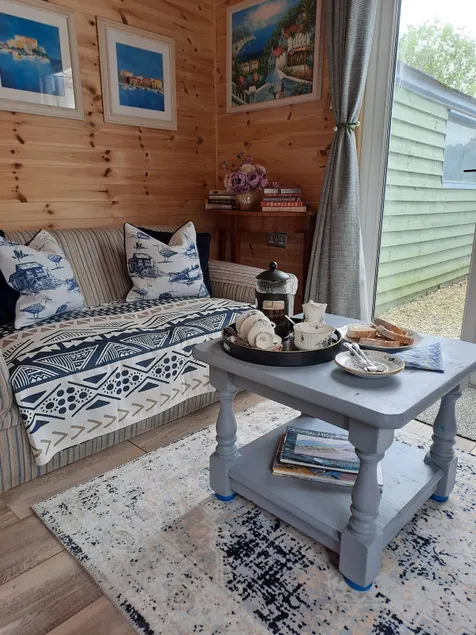 Cate's Coastal Cabin - Image 1