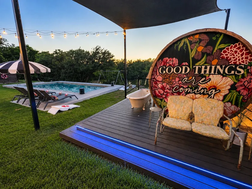 Sleeps 37 | Lakefront Compound w/ 3 Homes + Pool - Image 1