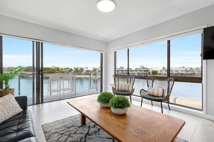 Noosa Water Front Oasis - Image 1