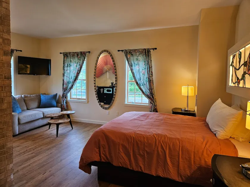 Powder Forest Guest House Room 5 - Image 1