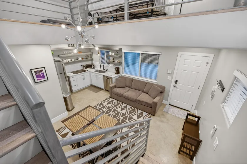 Midtown Charm: Loft & Private Parking—Perfect Spot - Image 1
