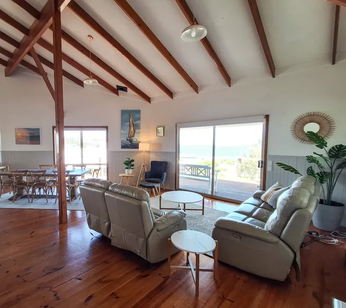 Spacious 4BR | Ocean Views | Family & Work Stays - Image 1