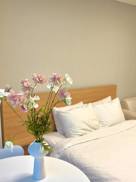 [Stay Mate] Hanla Western Park #Moonlight Festival Park 3 minutes away #OTT complete #Queen Bedroom - Image 1