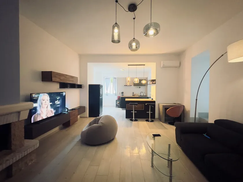 Aurelia Holiday Home - Image 1