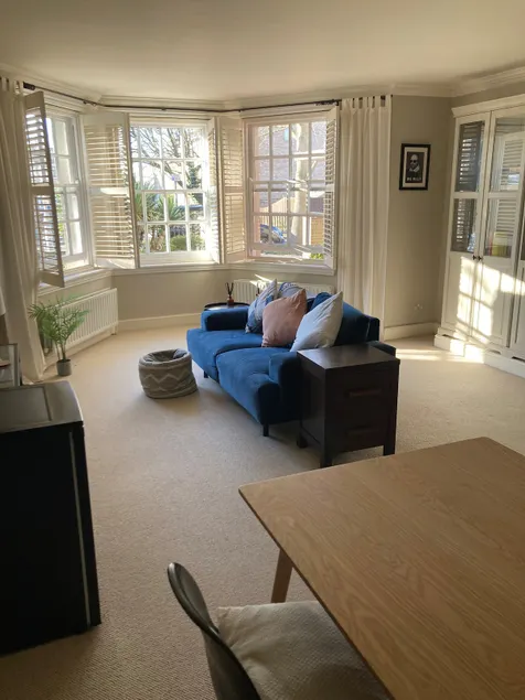 Whole Flat in London, Surbiton - Image 1