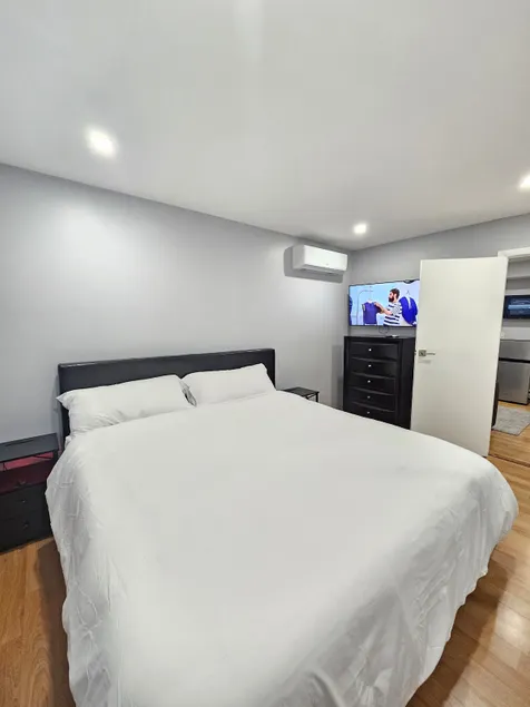 Elegant Suite near JFK Airport - Image 1