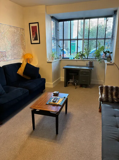 Comfortable and Clean Flat - Great Location - Image 1