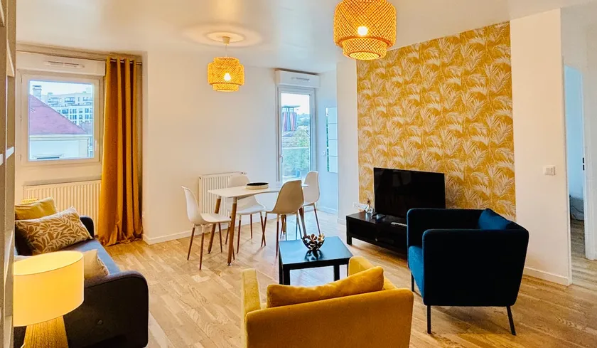 Cozy and quiet apartment - facing the Paris Disney train station - Image 1