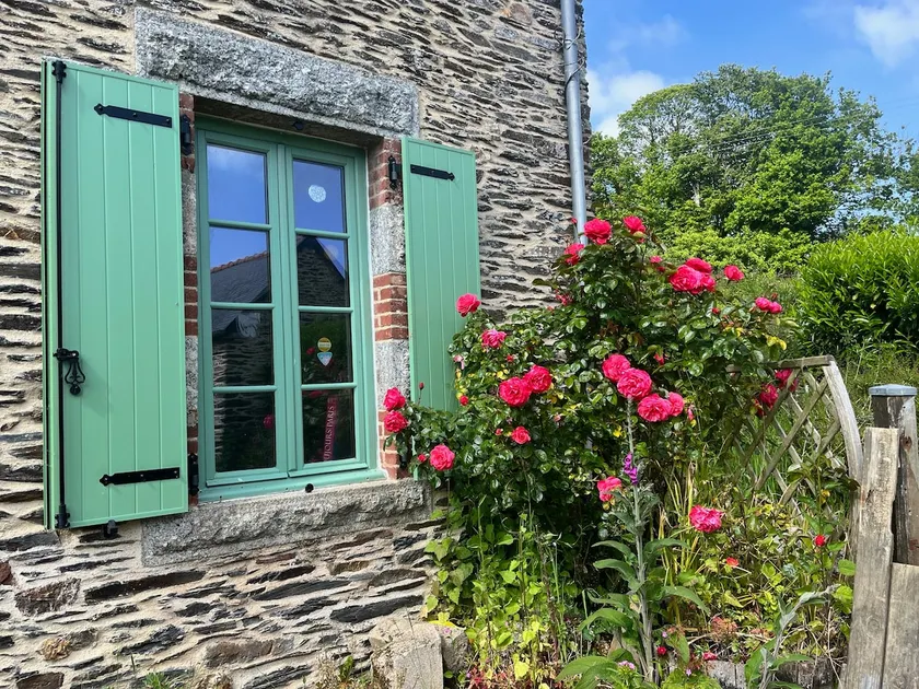 Le Chêne - with Aircon - Sleeps 6 - Image 1