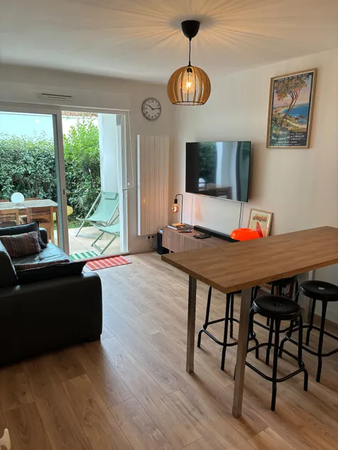 Charming 2-room apartment in Parliamentia - Image 1