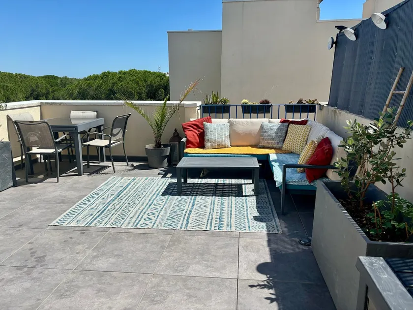 Rooftop apartment near the beach - Image 1