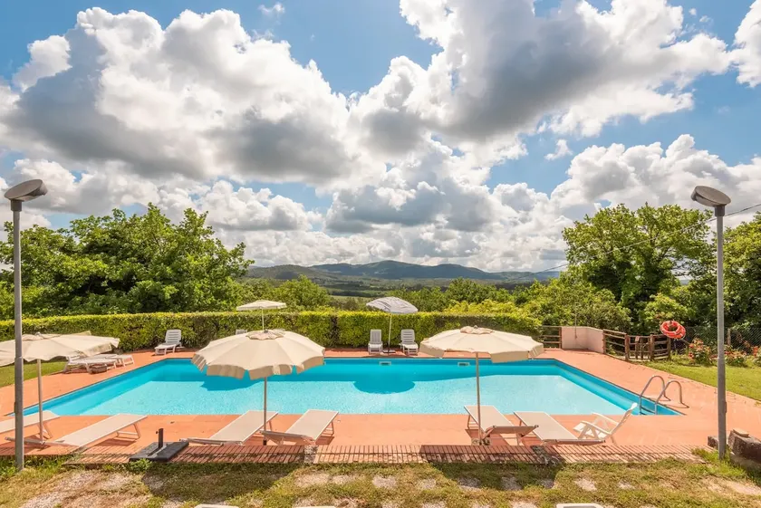 Cottage with jacuzzi in Tuscany - Image 1