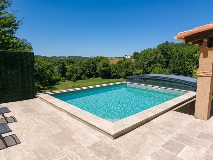 Heated pool • Jacuzzi • Pinball machine • Foosball - Image 1