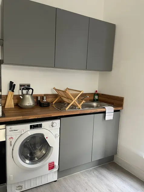 Kingdom Apartment 5 - Image 1