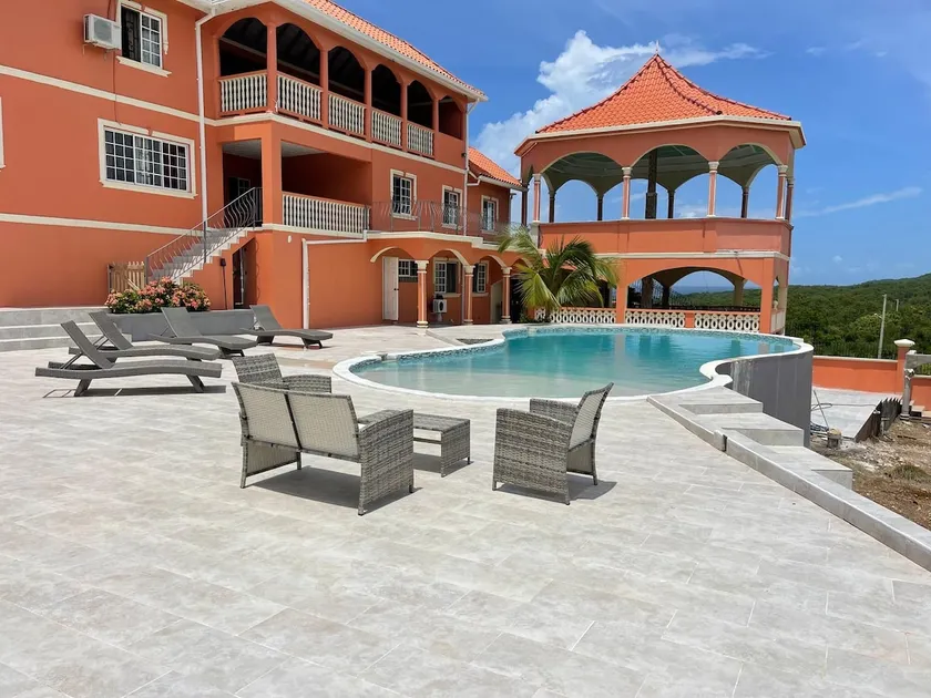 Island Escape | Pool, Beach, Welcome Breakfast - Image 1