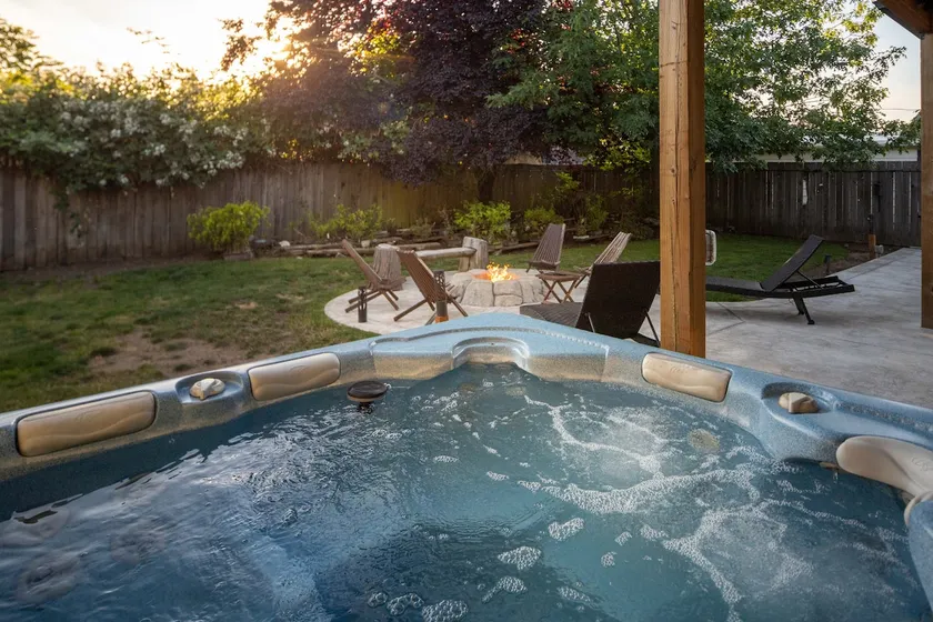 The Mixture: Cozy Retreat with Hot Tub! - Image 1