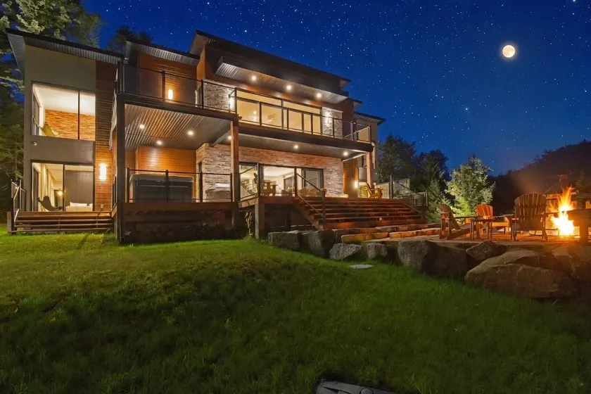 Ohana Chalet | 4 Luxury Suites | Hot Tub, 3800 sq.ft Secluded Luxury Chalet - Image 1