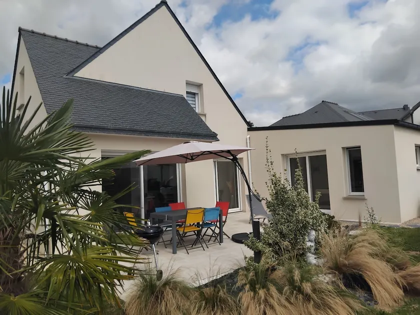 Spacious 130 m2 family home, south facing - Image 1