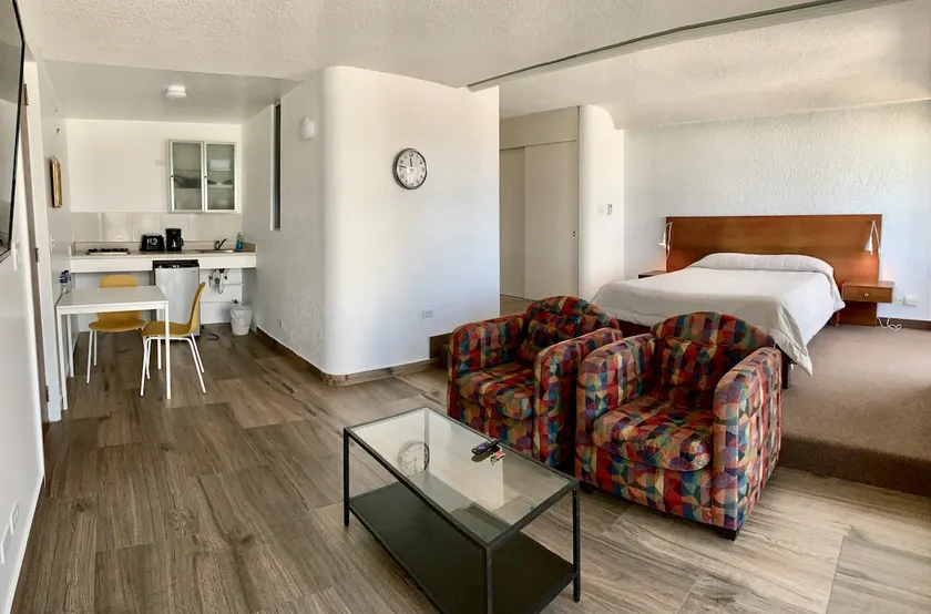 Cozy Studio with Kitchenette - Image 1