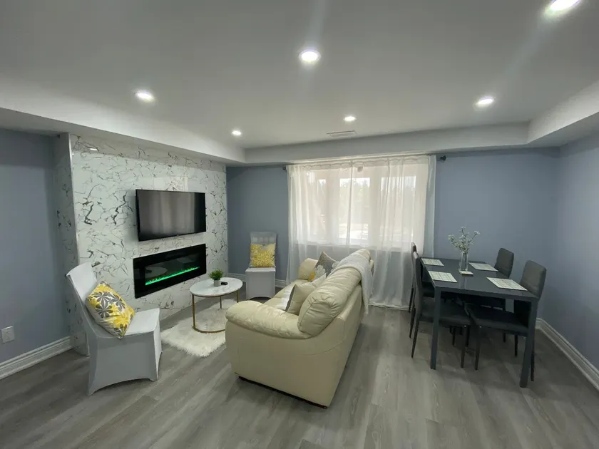 2 Bedroom Private W/O Basement Suite (Sleeps 4) - Image 1