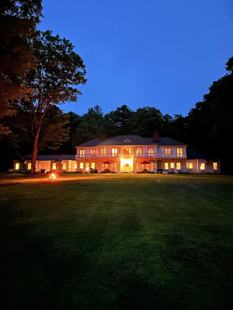 Elizabeth Arden Estate Cottage - Image 1
