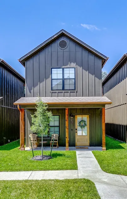 Urban Cottage: Downtown Bryan near Texas A&M! - Image 1