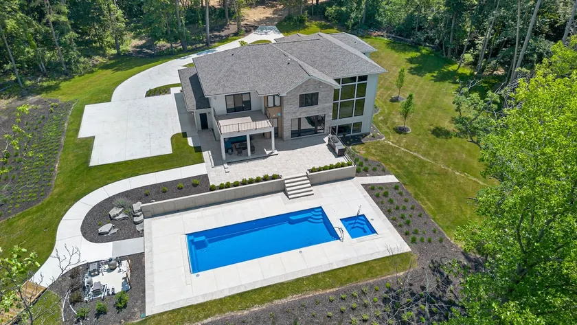 Contemporary 26-Acre Estate, Private Beach, Pool - Image 1