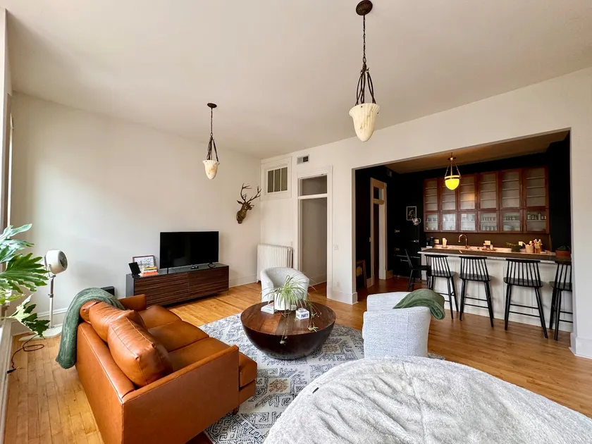 * New! Beautiful downtown Apartment on Pearl St - Image 1