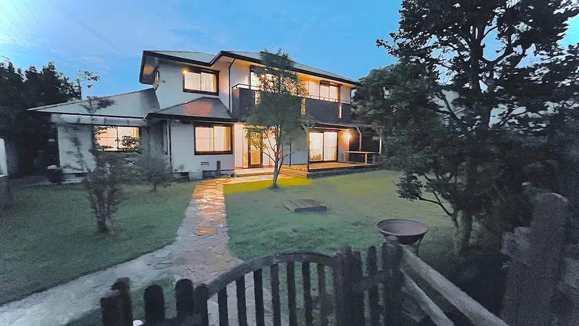 Ideal for sightseeing in Osaka & Nara 5LDK 2WC 2 parking spaces ”Sakai Garden & Villa” Kansai Airport and USJ 30 minutes by car - Image 1