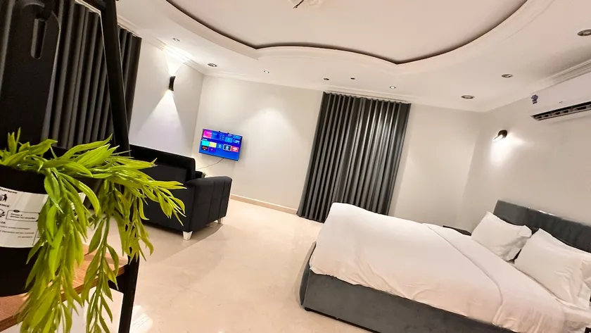 Luxury suite near the Prophet's Mosque 310 - Image 1