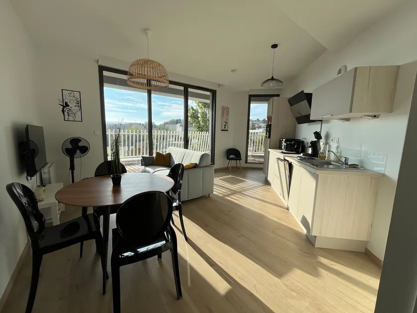 New F2 with terrace, garage, Wi-Fi, in the center - Image 1