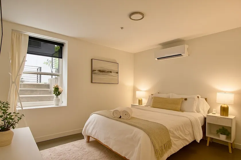 Modern Studio near Lake & Park - Image 1